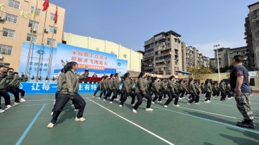 大鸡巴猛干骚逼粉红视频雁江教育 | “一校一品”特色教育 “点亮”多彩校园